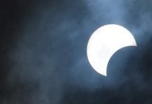 आज खण्डग्रास चन्द्रग्रहण, यस्तो छ धार्मिक र वैज्ञानिक धारणा